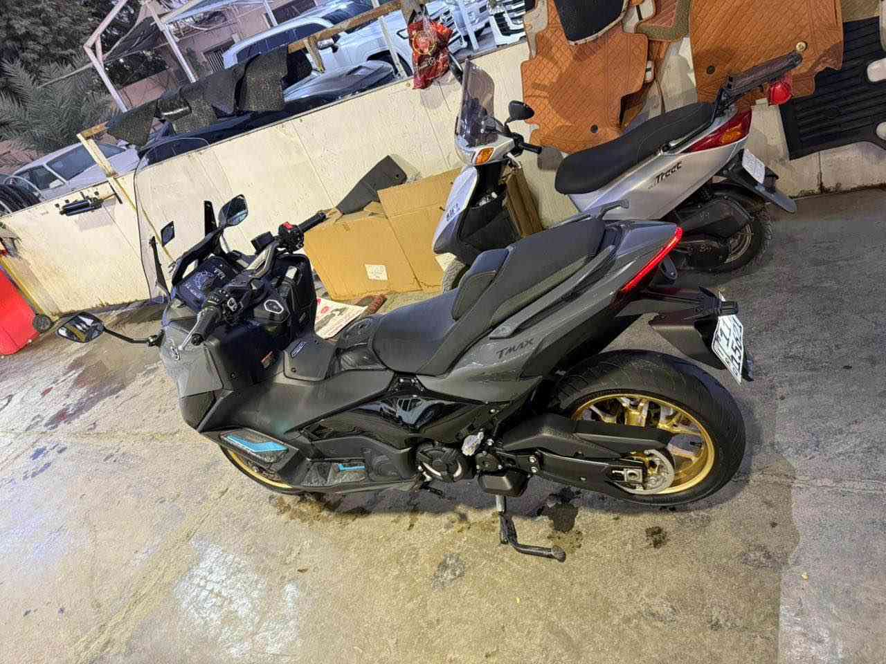 السلام عليكم 
تيمكس 2023 سمني مغلف بيبي آف 
دراجه عله وضع الوكاله ماشيه 10 الف 
السعر 158 وبيه مجال حك الجيه فقط 
لاستفسار *********** بغداد, العراق
