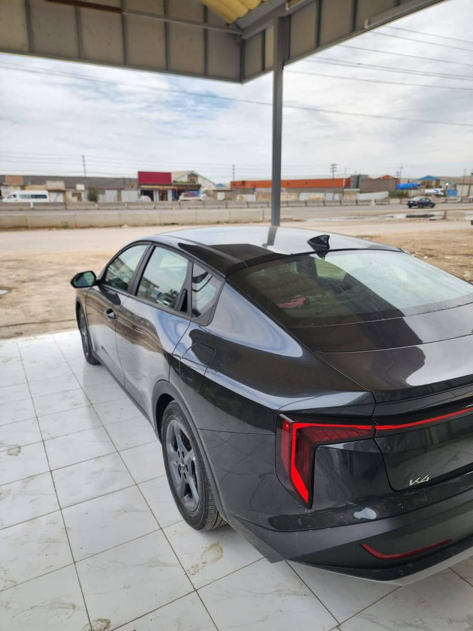 سلام عليكم للبيع فقط 
كيا K4 موديل 2025 زيرو وارد امريكي 
ماشيه ٦ الاف ميل حادثه كما موظح بلصور بدون دواخل ولا ايرباك لون نفطي 
 مواصفاته 
بصمه +بصمه ابواب وتشغيل عن بعد 
محرك الفين 2000 دوش 
شاشه كبيره متصله عداد دچيتل 
كامره دواره 
رادارات امامي وخلفي وجانبي نقطة عمياء 
لايت عدسات +لد نهاري بكلايت لد 
وظعيات قياده ٢
تحكم استيرن جهتين كروز سرعه مثبت سرعه مانع انزلاق 
منافذ شحن خلفيه 
سياره دخول جديد وترقيم جديد وكاله تحويل مضمون مباشر احولك 
مكاني بغداد ورا علوه الرشيد يم القوس 
اي استفسار عن السعر الاتصال بلرقم 
  ***********
   ***********
