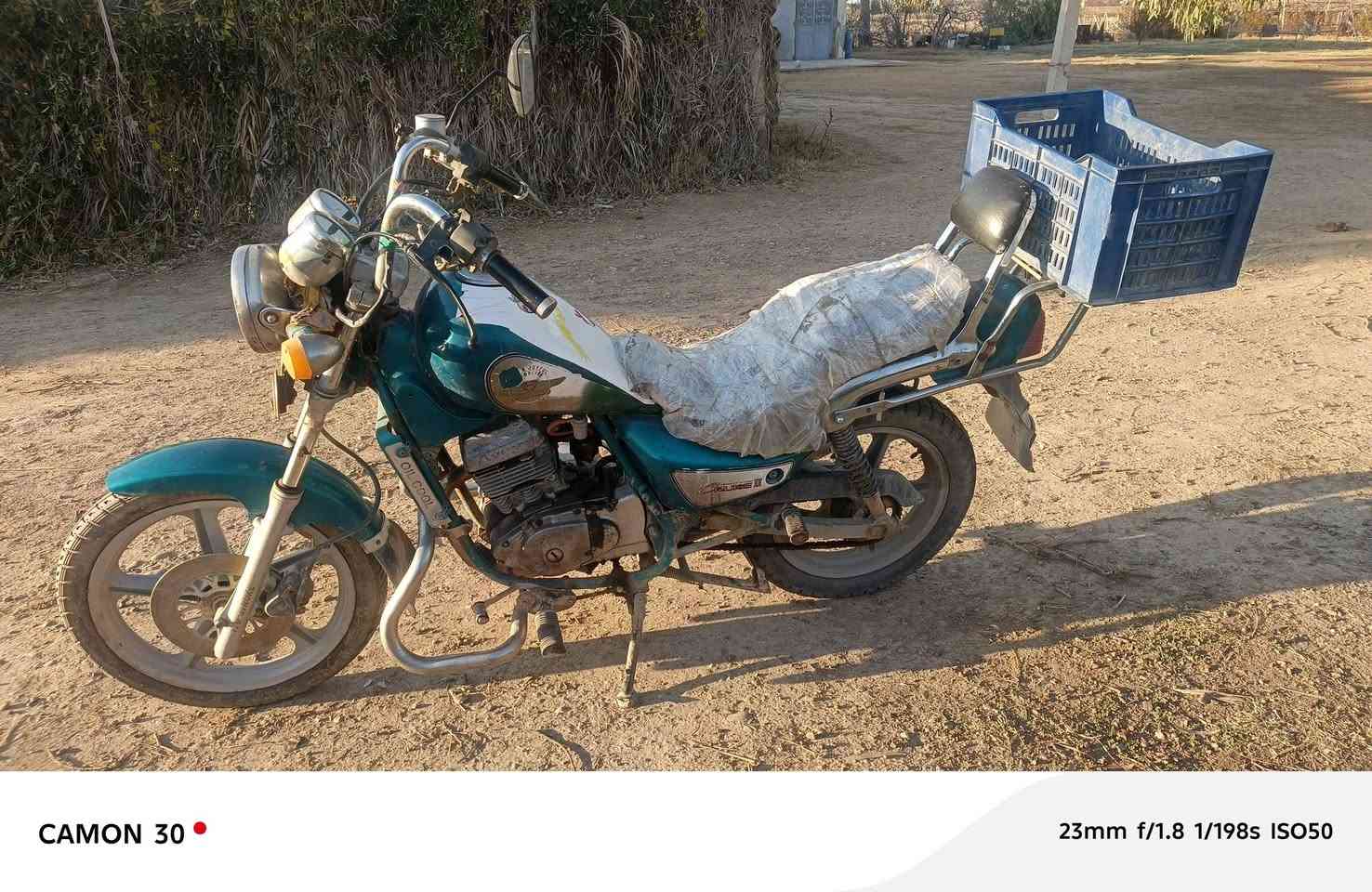 موطور هارلي للبيع شقاله سلف هندر مكينه ناعمه السعر 450 بي مجال للتصال ***********
