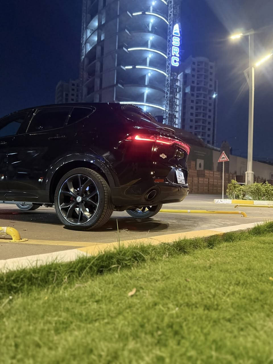 Dodge Hornet R/T Eawd 2024 Black

محرك : 1.3 تيربو بقوة 288 حصان 

‏ (Plug-in Hybrid)

ممشى : 16 الف 

تمشي بالشحن الخارجي كيلو80-85 

حادث بابتين ومبدل نفس لون بدون صبغ السيارة  

تعمير كله اصلي ودرجة اولى

مواصفات : 

حساسات امامية+خلفيه

رادار امامي + خلفي

نقط عمياء

خروج عن المسار 

اوتو هولد

اوتو بایلوت 

كشنات كهرباء +تبريد+ تدفئة

شحن لاسلكي ( wireless )

شحن USB + type C

ويل حجم 20 بلاک ادیشن 

كشنات جلد  ار تی اصل 

شاشة حجم كبير + واي فاي ابل كاربلي

تبريد قطعتين بيانو

سبورت مود يتغير برمجة وصوت السيارة

تشغيل عن بعد 

دخول ذكي للأبواب 

بصمات عدد ٢ 

مرآة شفط 

شفتات ستيرن

خزن ميموري كشنات

شاشة ملاحة / وغيرها من المواصفات

مرقم اربيل  كامل بأسمي 

السعر المطلوب 195 ورقة  

للتواصل *********** واتس اب
