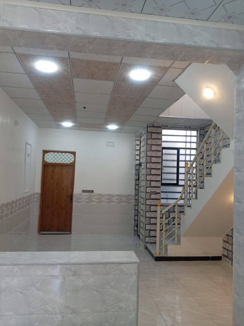 دار للبيع جديد غير مستخدم في حي ميسان قطاع 32 طابو صرف منطقة متميزة 
المساحة 100 متر
الواجهة 5 متر
النزال 20 متر
عرض الشارع 12 متر
طابق واحد بناء صب كونكريت يحتوي على استقبال و مطبخ وصالة وغرفة نوم وصحيات داخلية وخارجية ومكشوفة 
خريطة بناء  حديثة 
السعر 125 مع المجال 
للاستفسار الاتصال على الرقم التالي 
*********** 
مكتب اسد بغداد للعقار النجف حي ميسان
