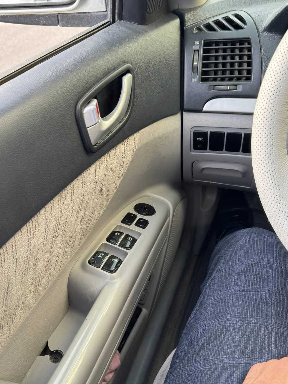 ســـونــاتــا موديل 2008 تــوزوبـا  بي بــريـن و دعم 
سياره جديــد كه له ك باقـژ تـه بـريدو هيترو كاره باي 
هه مي تشت شه رت 
سعـــر 52 مجـــال 
 ***********
