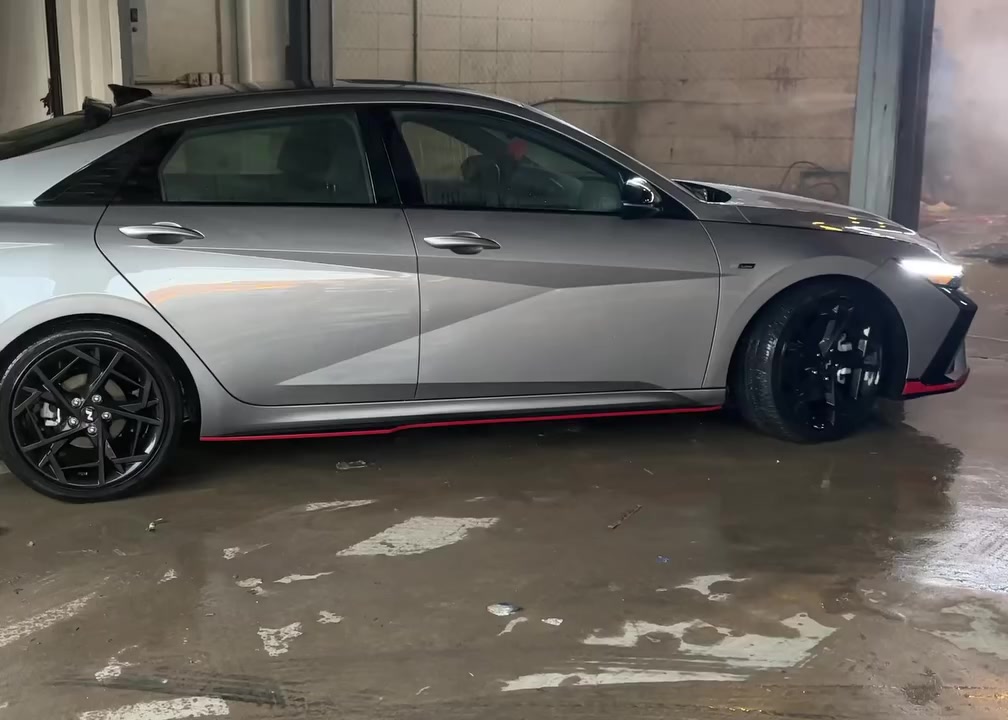 السلام عليكم …. من رخصة الادمن النترا ان لاين للبيع كلين كلين كلين بدون حادث وبدون ايرباك موديل ٢٤ فول مواصفات وكلشي بيها بحالة الوكالة … ماشيه ١٣ الف للاستفسار ع الخاص او الاتصال ع ***********
