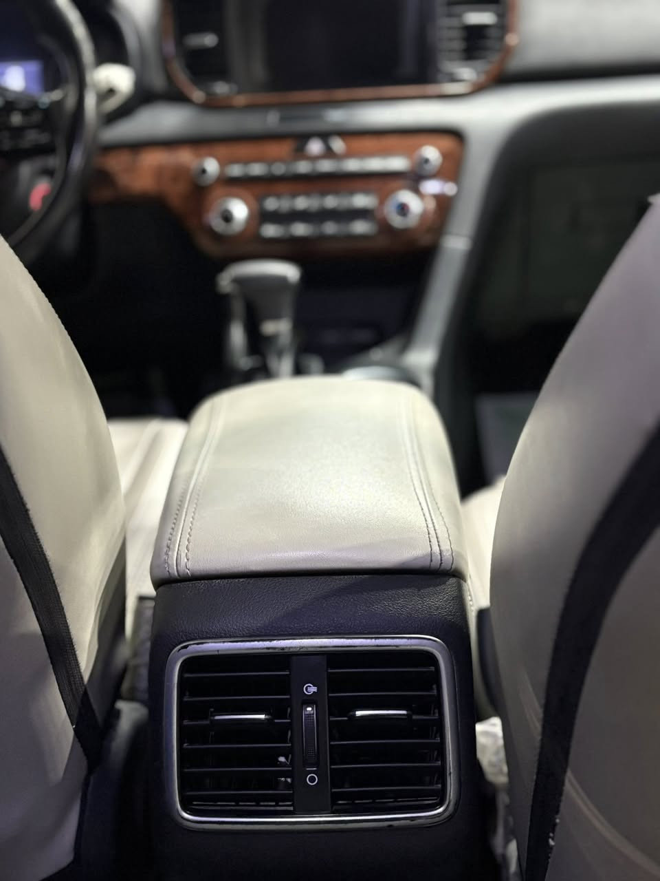 السلام عليكم كياسبورتج 2021 رقم بغداد الجديد سياره نضيفه حيل صبغ جاملغ السعر ١٥٤ مجال بسيط اخوان 
محرك ٢٤٠٠
ماشيه ٨٤ km
منظومه زنون 
تحديد مسار 
قياده ذاتيه 
كشنات جلد 
داخل مطعم صاج 
قطعتين تبريد 
انظمه قياده عدد ٣ 
توقف ذاتي 
رادار ات 
شاشه كار بلي 
كامره دواره 
تحكم ستيرن 
حاكيه بلوتو 
مكان سياره بغداد السعر ١٥٤ مجال بسيط اخوان مكلف بلنشر رقم صاحب سياره ***********
