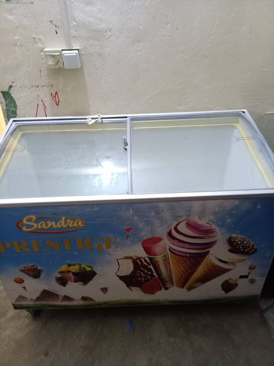 مجمده للبيع بشرط الفحص
اي عيب مابيها المكان
كركوك الفيلق السعر ٢٥٠ وبي مجال
***********
