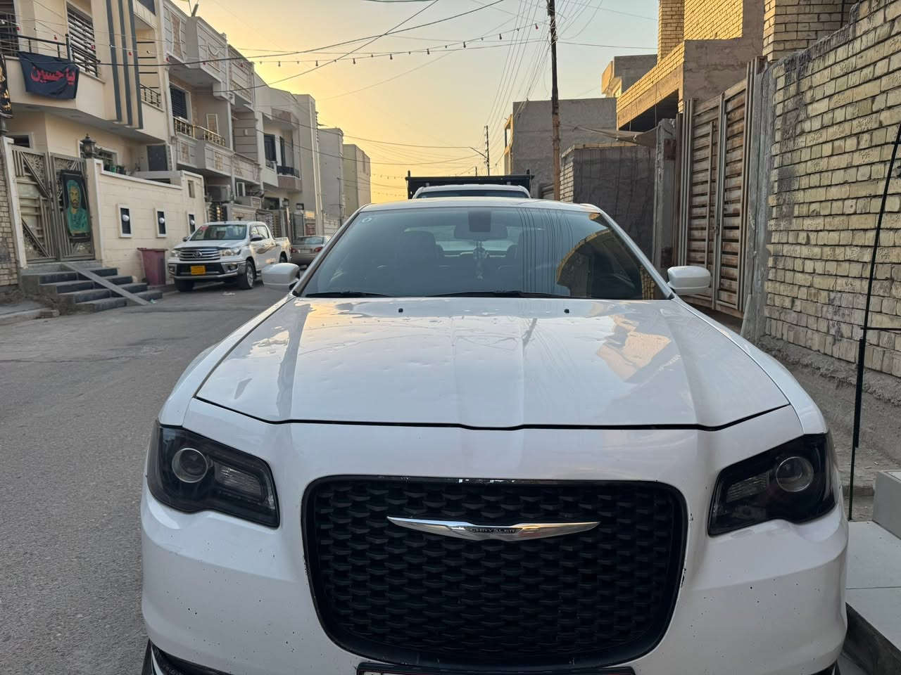 السلام عليكم اوباما كرايسلر
موديل 19 s300
كشنات جلد كهرباء 
ويل 20 مكان السيارة بغداد الامين رقم الهاتف ***********
