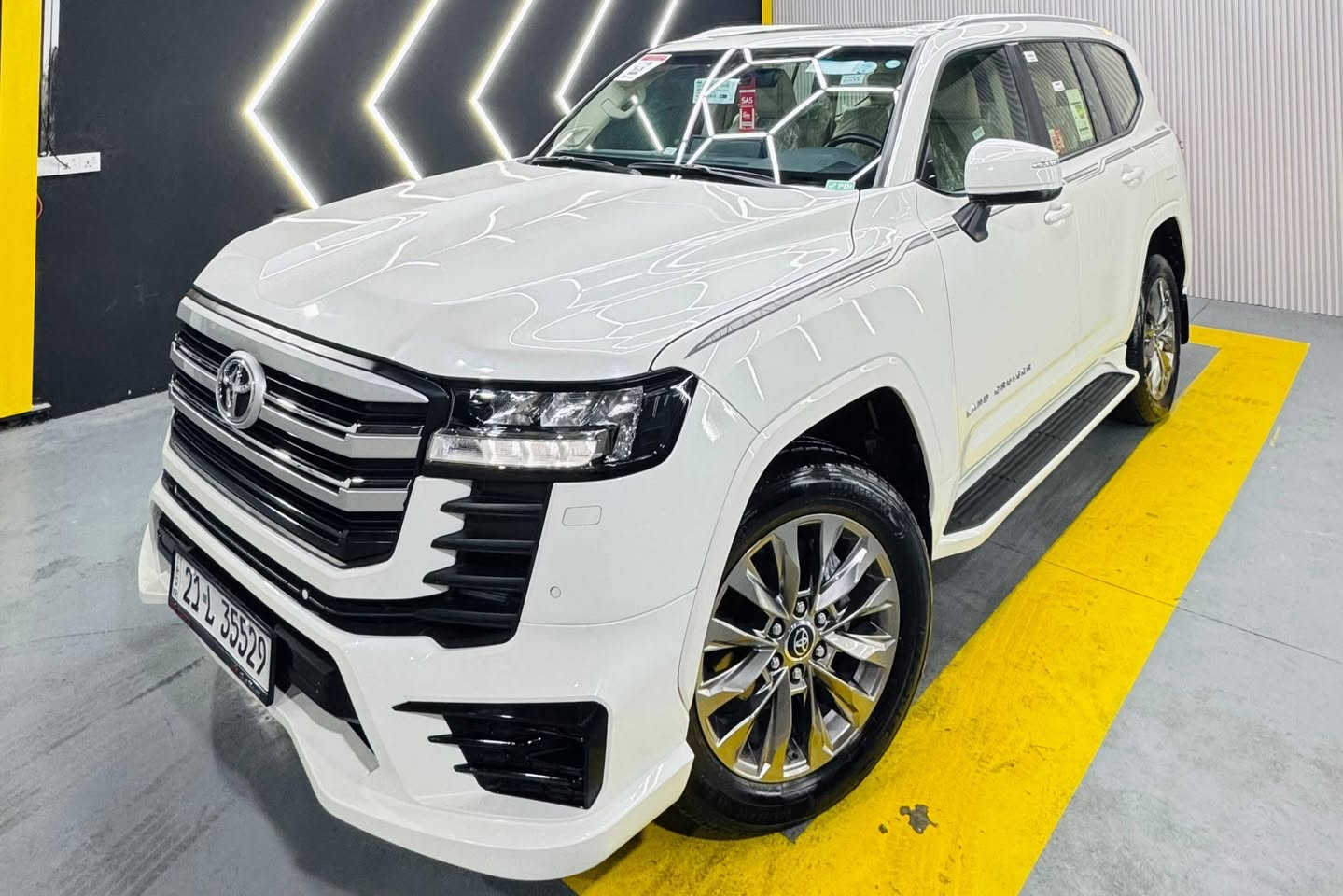 تۆیۆتا لاندکروز 2023 مواسەفات GXR  
مەکینە 6 بستۆن توین تۆربۆ 
تەنها 51 هەزار کم ڕۆشتووە 
سفری شەریکەی جيهان 
سەیارەکە نوکتەی پێوە نیە
هیچ مەسرەفێکی تێدا نییە 
لەسەر دەقی شەریکە ماوەتەوە 
هەموو گیانی بەشەرت 

سعر: لە کۆمێنت داوای بکە ڕاستەوخۆ بۆت دێت 🤖 

گێر و مەکینەی بەشەرت نەکراوەتەوە 
هیچ کێشەیەکی تێدا نییە 

ژمارەی خاوەنەکەی 
***********
