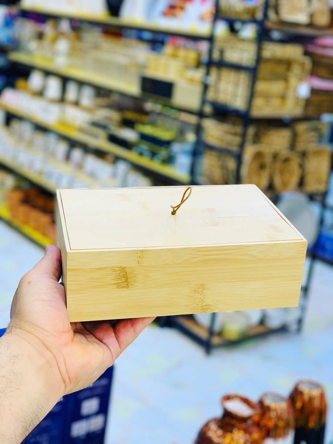 الاورزدي اتكيت وديكور 🎀
مكرميات صيني  ومقدمات قطع اخيرة القطعة ب5 
متوفرتوصيل للجميع محافظات العراق 🚚
الاورزدي / يقدملكم كل مايحتاجة المنزل من ديكورات 
ومستلزمات منزلية نتعامل بالاصلي فقط . 
من افضل الانواع الموجودة في الاسواق
لمسة منزل فاخرة وحديثة للمنزلك 
العنوان ( واسط قضاء الحي ) 
الموقع مثبت داخل البيج 
اوقات العمل عصر وليل متواجدين 
للاستفسار الاتصال على الرقم *********** 
او مراسلة البيج للطلبات التوصيل 
زورونا اهلا وسهلا بكم 💐💐
