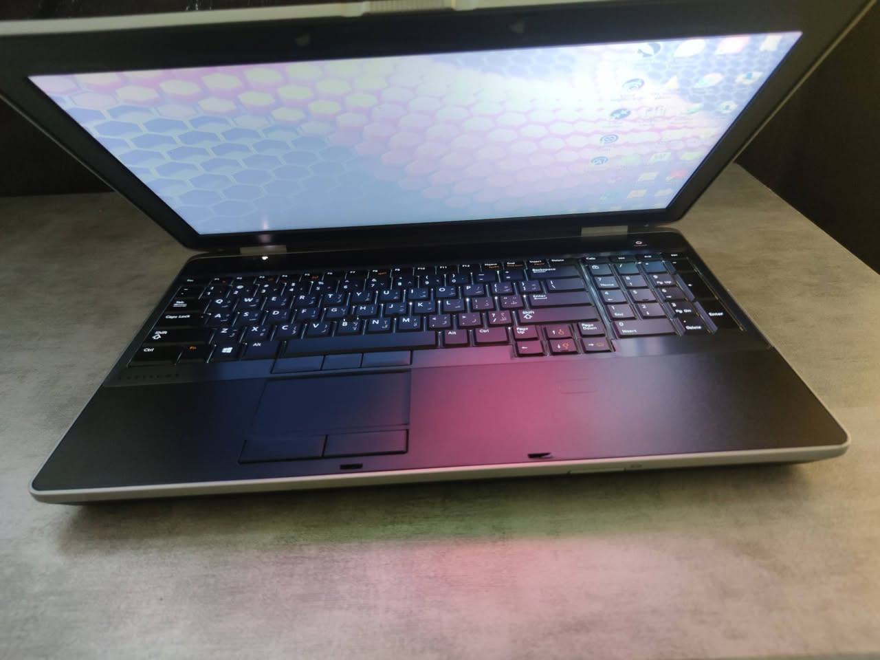 لابتوب من شركة Dell
المعالج  cori7 3520M 2.90GHz
الرام 4كيكا قابل للتطوير 
الذاكره 500 HDD كيكا قابل للتطوير 
حجم الشاشة كبير 15.6 انج
كيبورد ضوئي عربي انكليزي ليزري 
كارت منفصل نوع نفيديا NVS 5200M
كارت داخلي نوعIntel(R) HD Graphics 4000
متوفر توصيل لجميع محافظات


**إذا كنت صاحب هذا الإعلان وتريد حذفه لأي سبب، رجاءا أرسل رسالة إلى الدعم الفني**