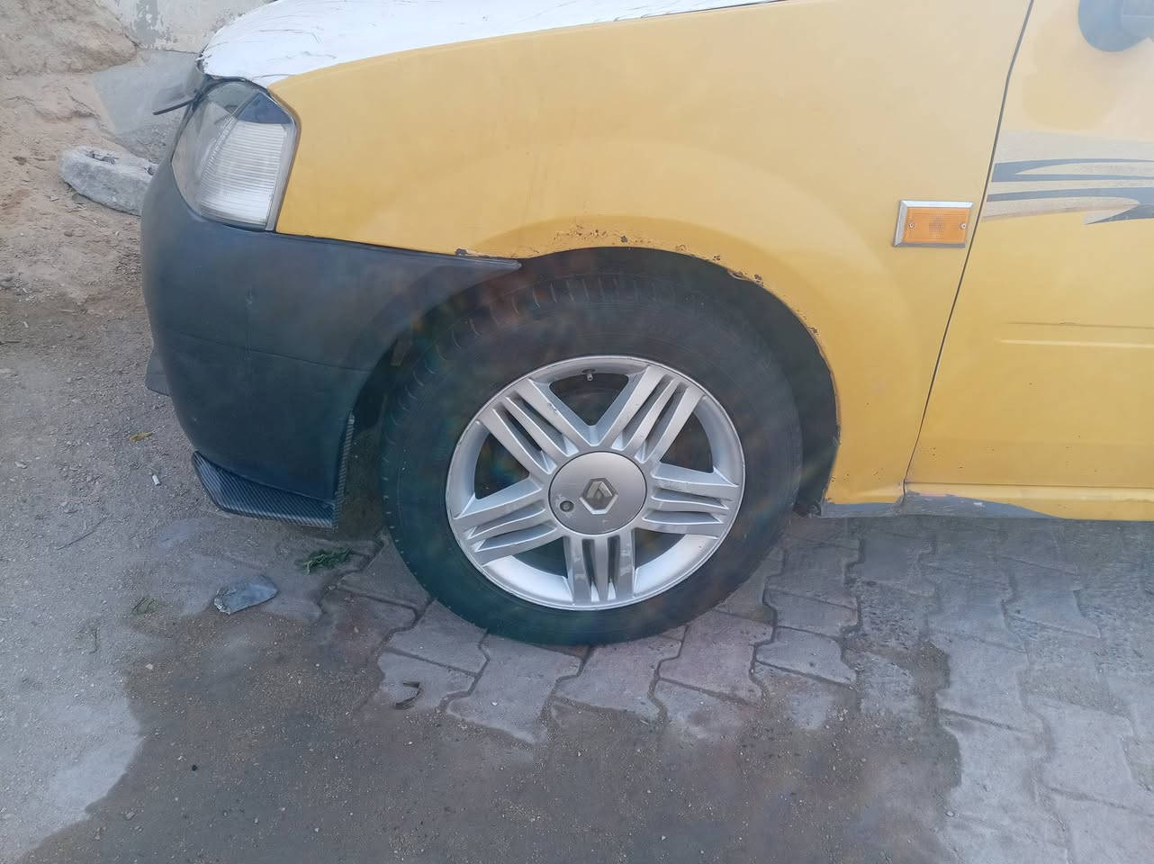 السلام عليكم تخم تاير ويل حجم ١٦ مراوس بويل وتاير خط ابيض حجم ١٥ بغداد العبيدي هاتف *********** ابو احمد
