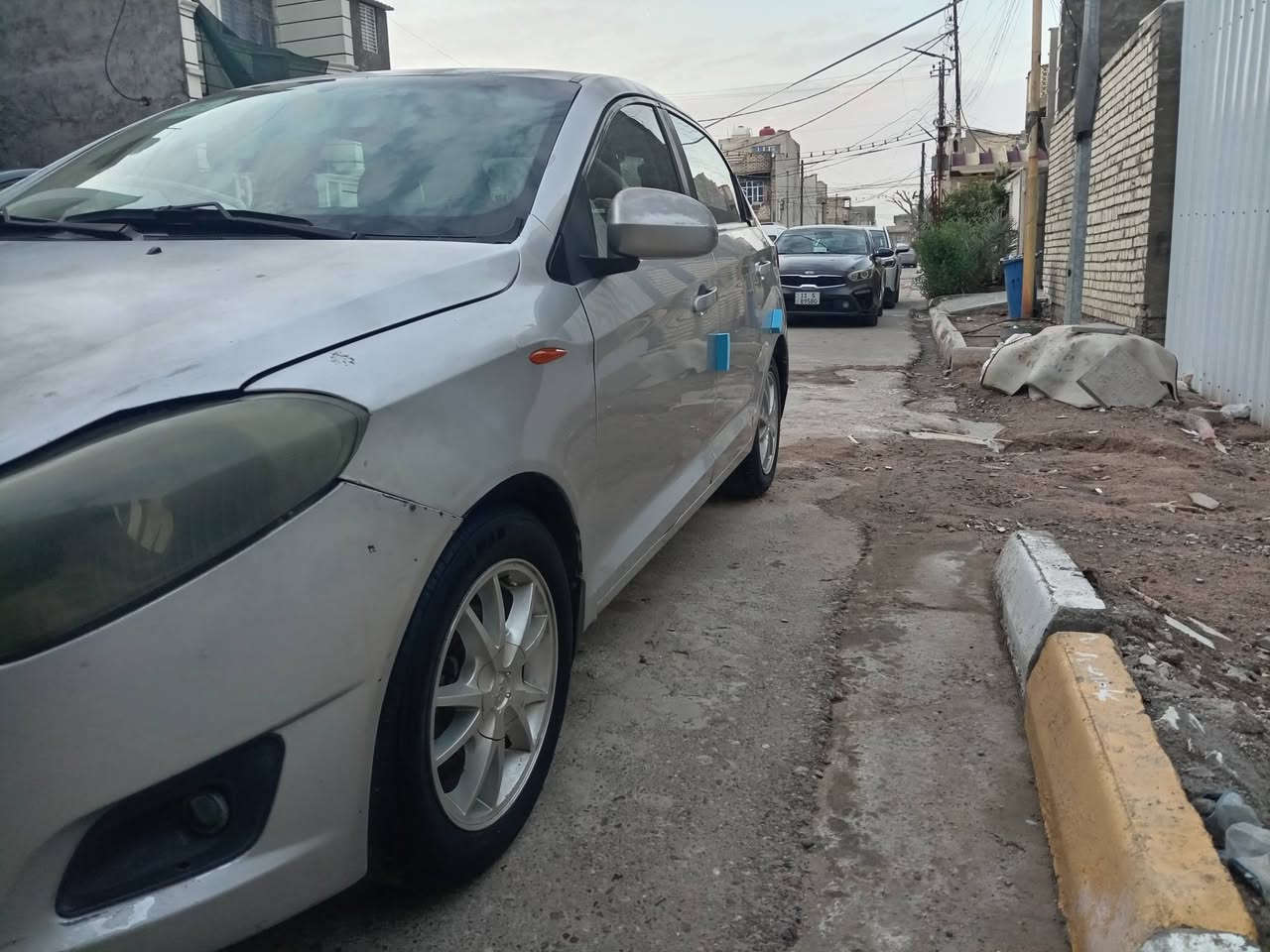 السلام عليكم شباب للبيع شيري فلاوين موديل ٢٠١١ رقم بغداد ألماني مشروع وطني سياره نضيفه وبلاديه مابيه حادث ولا صبغ ولا تبديل فقط بل الجنطه موضحه بل الصور والباقي بلادي مكينه وكير جيد جدا لا تبخير ولا صرف تبريد شغال تخم تاير جديد صدر أمامي خلفي جديد داخله جديد السعر المطلوب ٣٠ ورقه وبي مجال للاتصال *********** مكاني بغداد
