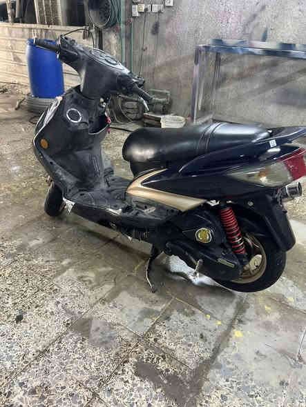 سلام عليكم دراجة سكنس فحل الدراجة مكفولة كلش نضيفة مابيهة نقص مكاني بغداد المشتل الصالنصة البلادية موجودة السعر650وبيهة مجال رقم الهاتف ***********
