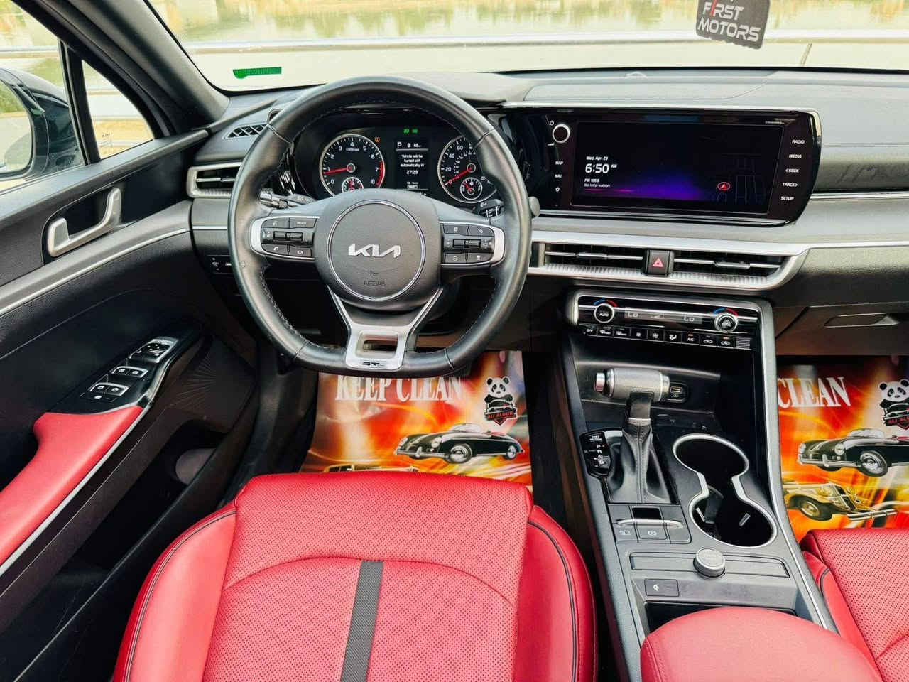 السلام عليكم K5 جيتي لاين فول بنوراما كشن السائق كهرباء داخل احمر شاشه كبيره فول تحكم ستيرن نقطه عمياء قياده ذاتيه ضغط اطارات بلشاشه موديل 2023 ماشيه 46 ألف ميل حادثها كما موضح بنيد مبدل وجاملغ مصبوغ وبارد بلباب الي عكس السايق وبيها صفحه السايق كلير ب امريكا جديده كلش كل نقص مابيها سعرها ب 163 وبيها مجال مكلف بلنشر للاستفسار اكثر الاتصال بلرقم :***********
