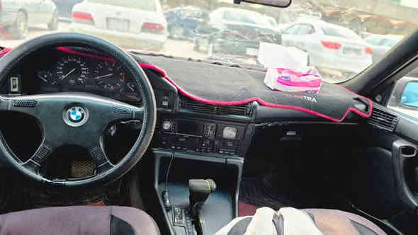 BMW 525
محرك كبس عدل كير اوته ماتكيك 
محرك وكير شرط مصبوقه حزام للجماليه 
صدر نص عمر رقم صلاح الدين دولي سنويه 2030 اني الشرعي 
مصفره مامطلوبه ولا دينار شرط التحويل والوكاله 
السعر 55 وبيها مجال شي قليل الاستفسار التصال ***********
***********
