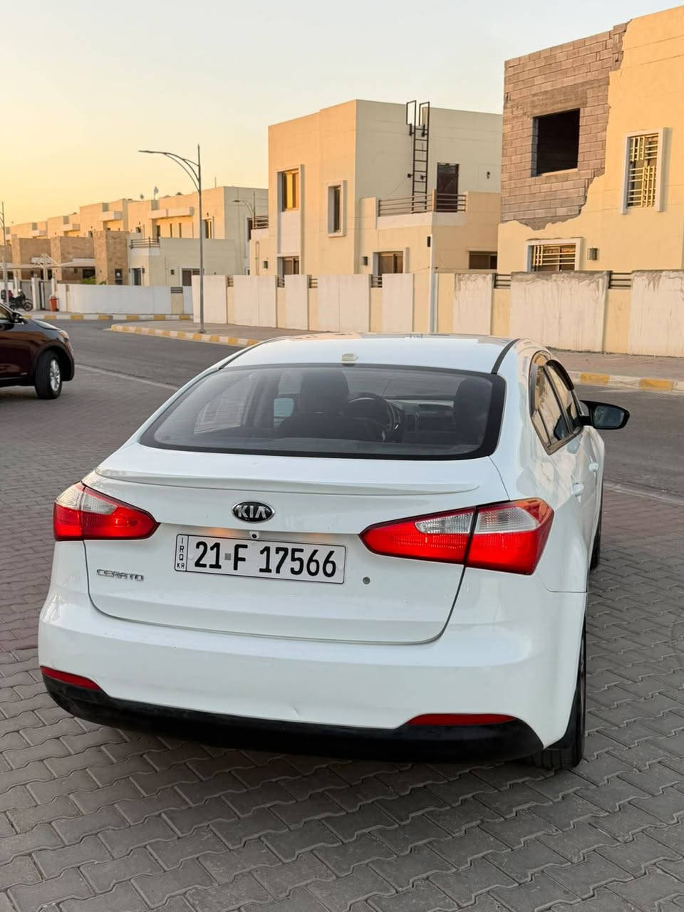 السلام عليكم ورحمة الله وبركاته كيا سيراتو ٢٠١٣ خليجي للبيع السعر ٩٦ وبيها مجال رقم سليمانيه سنويه هزه جديده سنويه جديده بسمي بيها باب خلف سايق صبغ وشويه من جاملغ  الخلفي بدون دواخل كير محرك شرط لاصرف ولا بخار ولا تنقيص تبريد ثلج ماشاءالله صدر خير من الله العنوان تكريت الاستفسار اتصل على الرقم ***********
