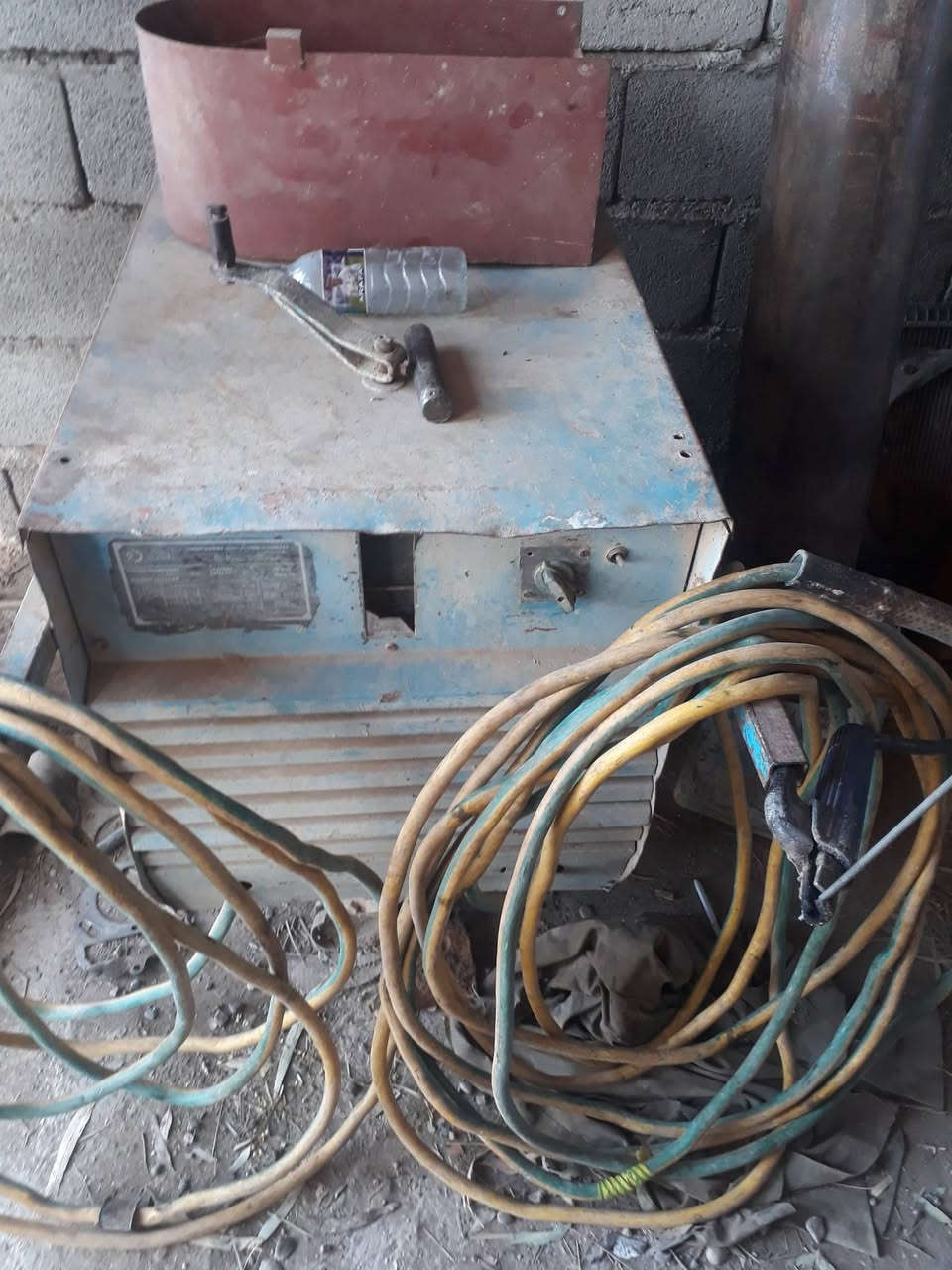 للبيع مكينة لحيم وزنه ٢٥٠ كيلو ثري فيز للإستفسار الاتصال على الرقم ***********او***********
