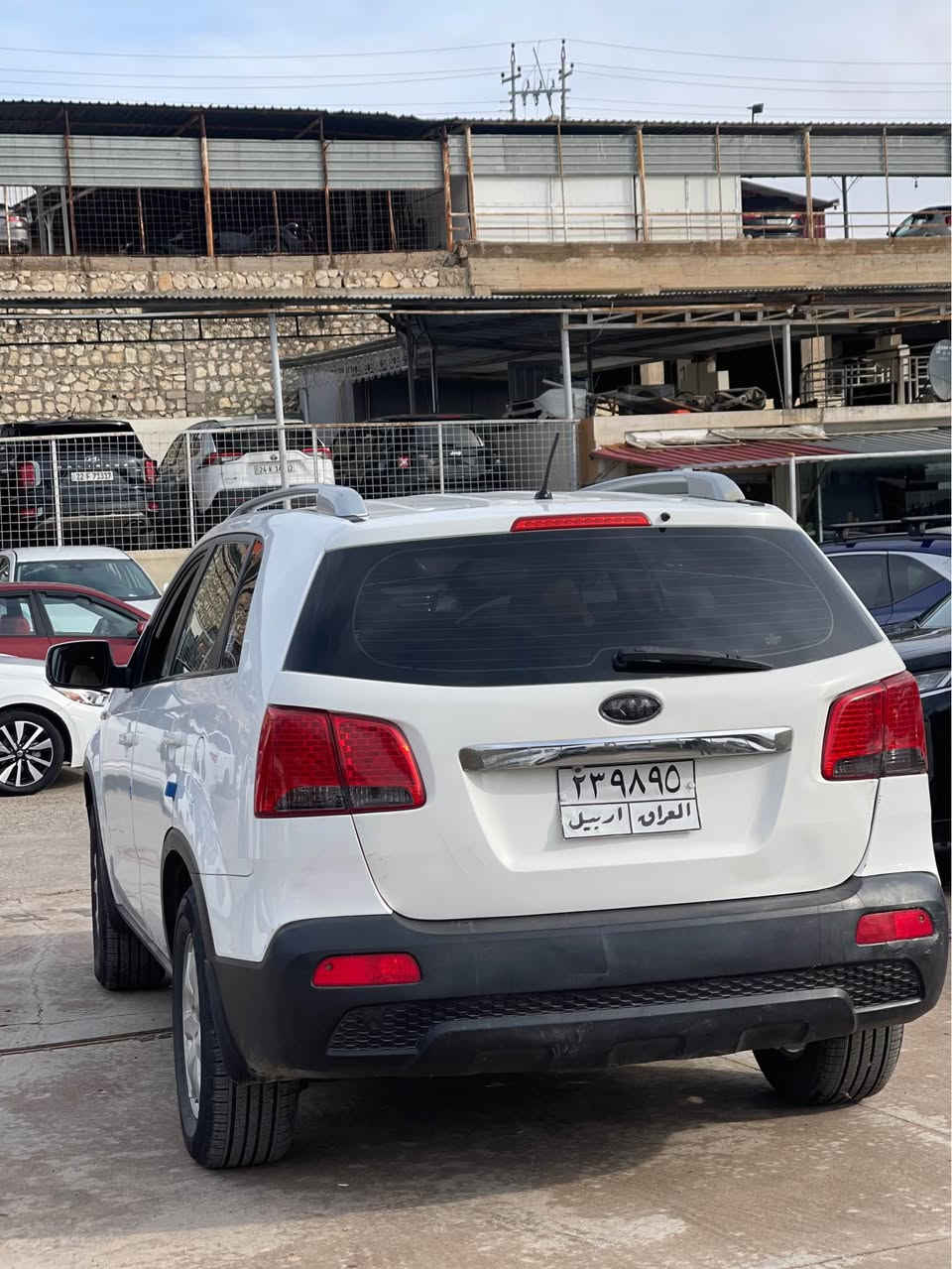 سورينتو موديل 2012 خليجي 
رقم اربيل 
بدون صبغ نهائيا كير و مرحرك بشرط محرك مفتوح 4 سلندر، سبع راكب كشن جلد سيارة مال بيت اربع تايره جديد سياره مابي اي روبع مسرف بشرط  رقم الهاتف*********** اكر, نينوى
