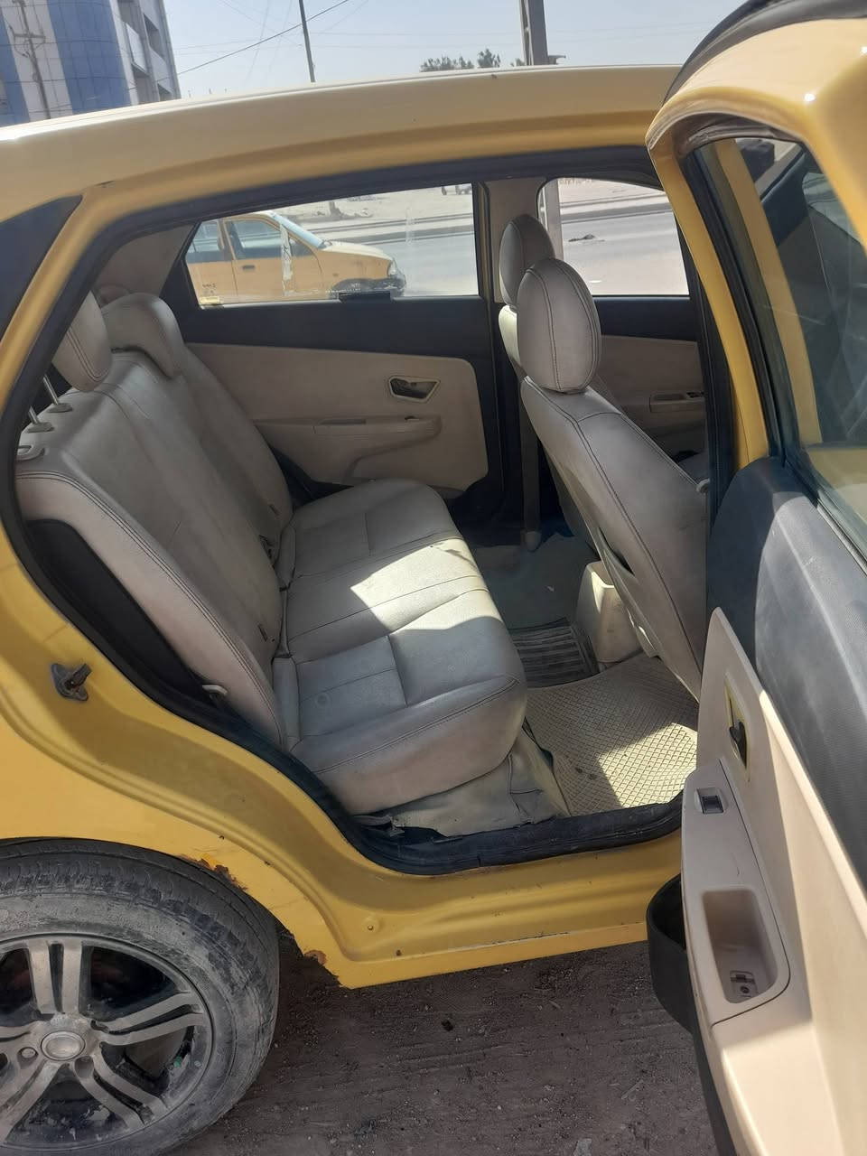 اللهم صلي على محمد وآل محمد
للبيع شيري فلاوين اصولي راعيها يمي هيئة وقرامات مصفرة  حدادة خير من لله تبريد كهربائيات شقالة سيارة  وجاهزة مديل 2014 عنوان بصرة زبير سعرها 25 كير عادي  مكينة شرط ترايك وين ماتريد  او مراوس ابوتو ماتيك  ***********
