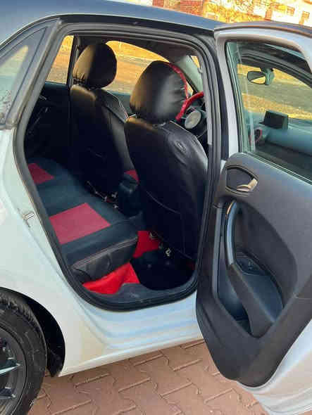 بسم الله  و توكلت على الله 
***********- واتساب التواصل فقط عالواتساب 
 *********** واتساب التواصل فقط عالواتساب 
للبيع و مراوسه  وترهم اقصاط أودي  A1 موديل 2013   مكينه 4 سلندر حجم 16 توربو بانزين   وسياره كير عادي و انس العطلات سعر البيع 73 وعليهه 18 ورقه ينزل من سعرها سياره جديده لوك بيهه فقط 1قطعه صبخ  كير و مكينه و تبريد بشرط طخم امامي خلفي جديد كلشي شغال اخوان السياره نظيفه كلش و بدون اي عيب رقمها اربيل و تحويل بشرط مكانها دهوك قضاء عقره دهوك
