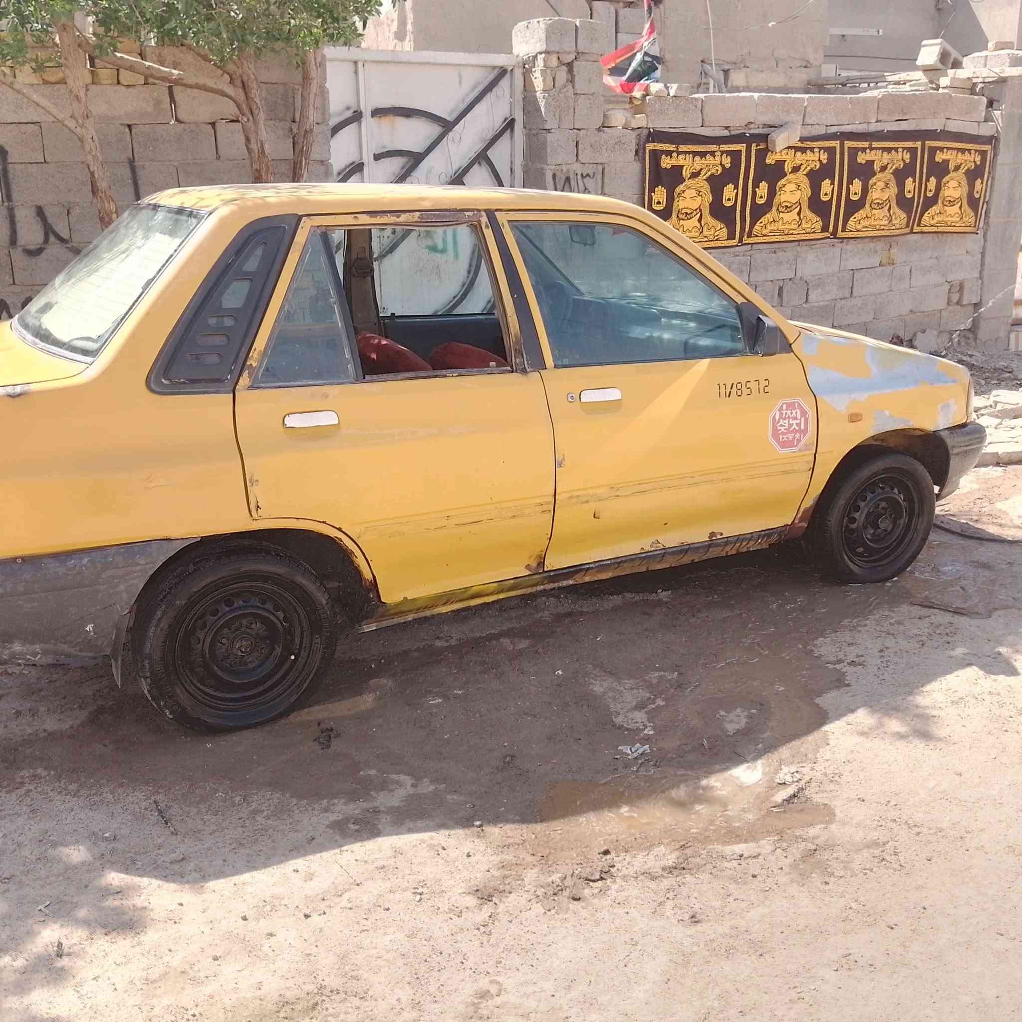 ‏السلام عليكم سايبه للبيع 
‏موديل ١١
‏سياره كلشي ما عوزهة بس عينه وصينيه  مكينه معمره ستوهة 
‏البارحه كملت من السمكره عامه 
‏مصفره هيئة غرامه ١٠٠ عل مشتري راعيهة موجود ايداور  رقم مطبوع نكليزي بالنجف ما مستلمه 
‏مكانهة ديوانيه 
‏سعرها ١٣ وبيهة مجال 
‏الاستفسار ***********
