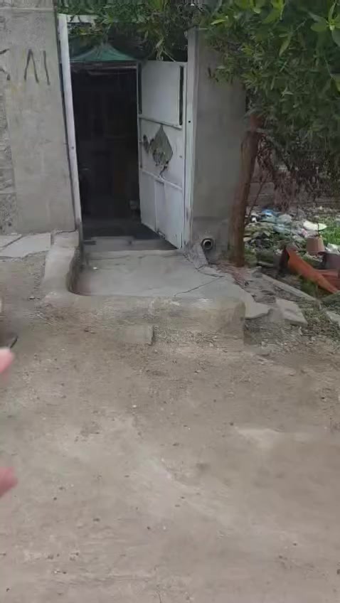 واجيه 10، ونزال 20، مساحة 200 متر مشتملين 
العنوان بغداد،الشعلة، قرية عبد الواحد السعر 20 وبي مجال.
(( كافة التفاصيل بالمقطع ))
للتواصل ***********
