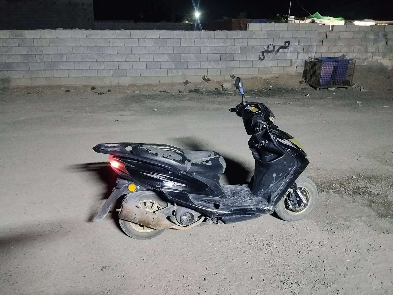 دراجه   للبيع ناقصها بس شخاطه مال سلف ونقص ليت ولبقي كله نضيف محرك ياباني 120 سعر 300 وبيها مجال ***********
