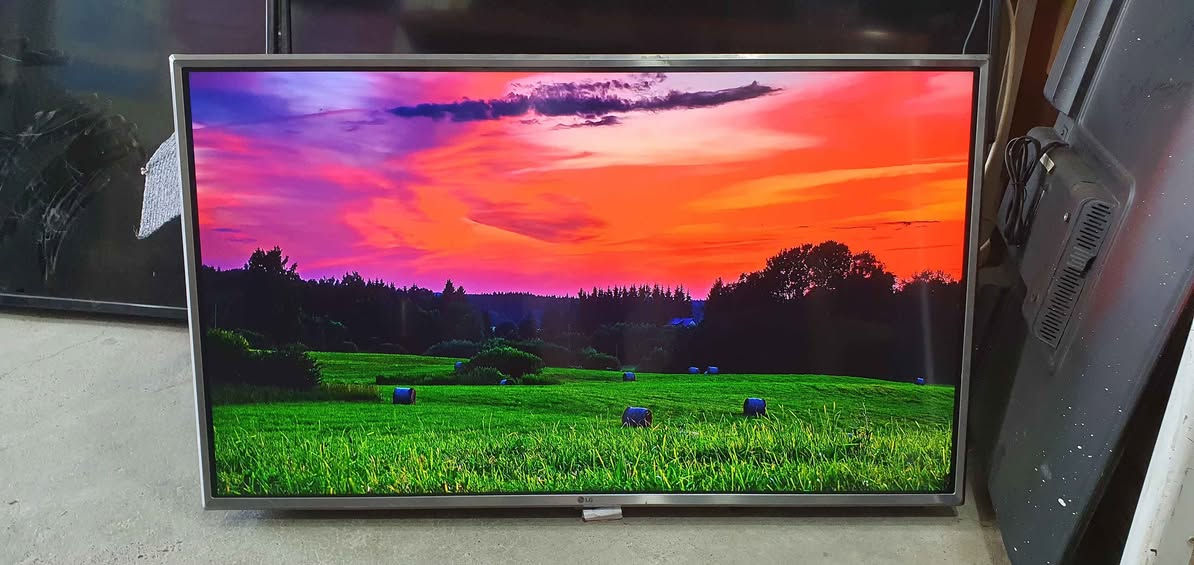 تەلەڤیزۆنی LG سمارت HDR سەتەلایتی تێدایە قەبارە 43
مۆدێل LK6100PVA - 2018 نرخی 150 هەزار لە هەولێرە
پەیوەندی بکەن بە واتساپ و ڤایبەر *********** أربيل, العراق
