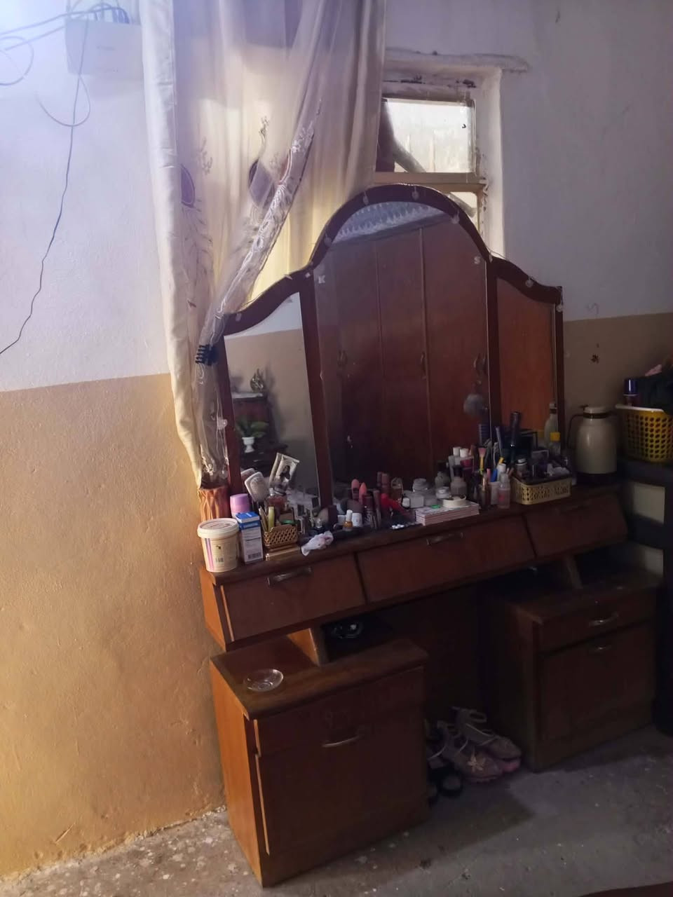 ملحقات فقط بدون قنصور
سعر 150بي مجال العنوان موصل 
@الجميع


**إذا كنت صاحب هذا الإعلان وتريد حذفه لأي سبب، رجاءا أرسل رسالة إلى الدعم الفني**