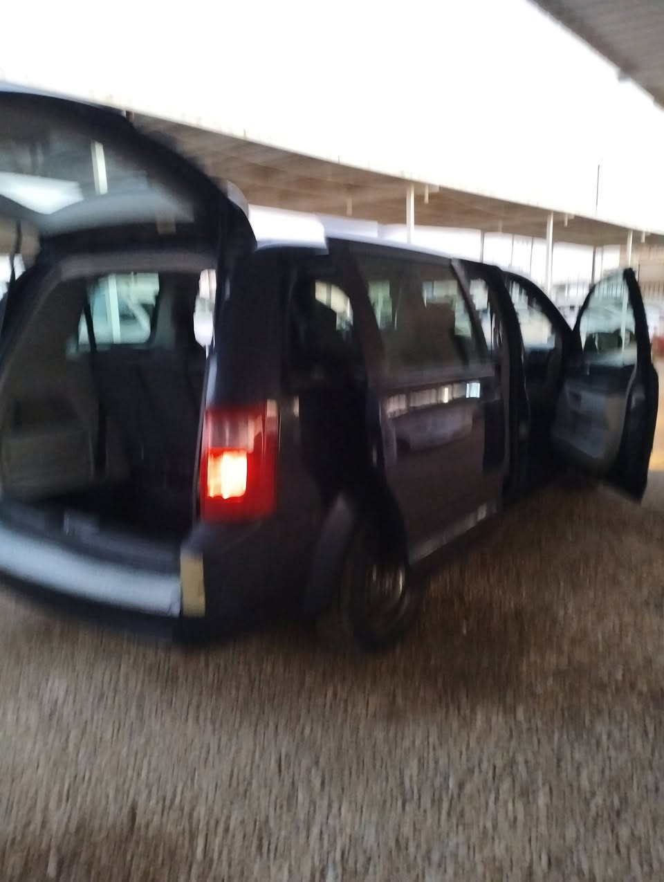 دوج كرفان موديل 2008 رقم انكليزي حجم المحرك 6سلندر 3،300 كشنات منفصل سياحي السياره جديدة وجاهزه من كلشي السعر 105وبيها مجال للشراي مكاني ديوانيه حي الضباط ***********
