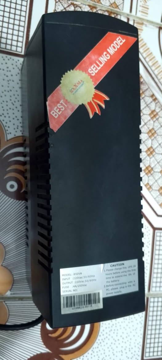 سلام عليكم عندي هاذة اليوبي اس)) مستخدم 
السعر 20)تواصل على هاذة الرقم واتساب))) ***********
