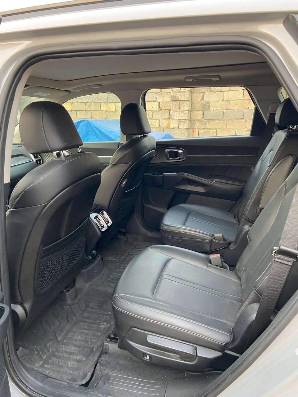 مكلف بالنشر سورنتو موديل2023 برستيج SX لون إسمنتي فول مواصفات رقم  بغداد الجديد باسمي تحويل ثاني يوم ماشيه 17 فقط اخو الزيرو حادث بسيط فور ويل مكينه 2400 تيربو بانوراما كشنات منفصل توقف ذاتي بصمه وتشغيل عند بعد سايد بريك دكمه تحكم استيرن فول دشبول متصل ايباد داخل اسود لامع كتات خارجيه اسود لامع هوايه مواصفات ايرباك استيرن وكشن طاك 5 ويل كب حجم الكبير وصور الحادث بل إعلان 
مكاني بغداد زيونه السعر 270 ورقه وبي مجال 
صاحب السياره ***********
