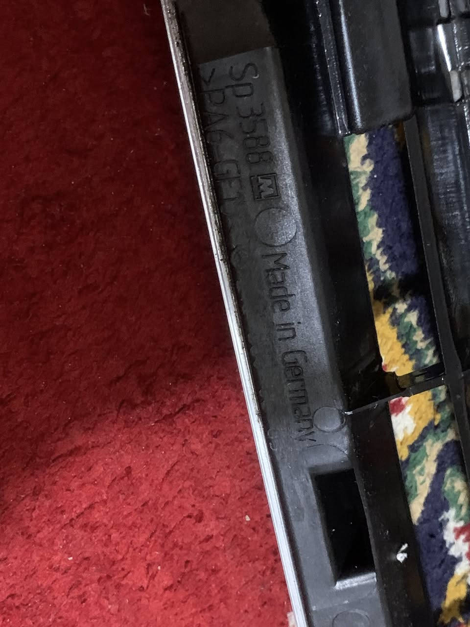 شباك ام عيون w210 وارد اصلي الماني
مكتوب عليه صنع في المانيا
لوك جديد مال كصة
السعر 150 الف 
***********
