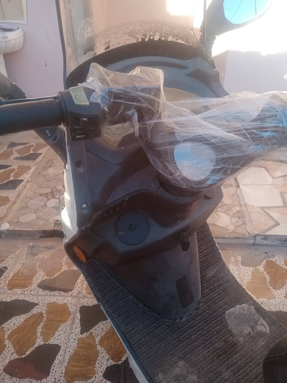 السلام عليكم دراجة للبيع شغال كل عيب ما بي 
تشغيل عن بعد ريمونت صافرة متل سرقة 
مكينة نضيفة ما يصرف سعرة 150الف

رقمي. ***********
