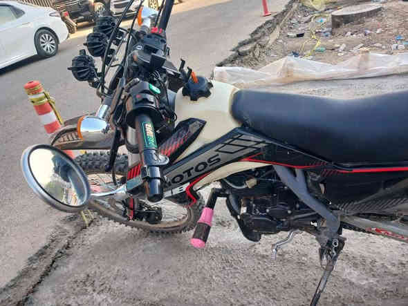 هام
دراجة #قفاز XMoTos محرك 300 طيران #مكفوله من كلشي #رقم_اربيل تحويل ثاني يوم 
#للبيع 
العنوان كراده مريم مجاور مطعم #علي_لوز 
***********
