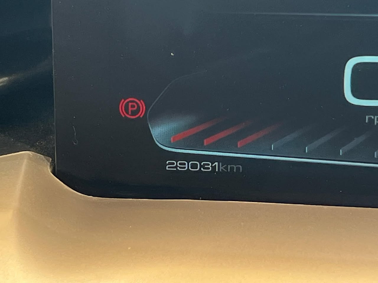 Haval  H6. 2024
سلام عليكم. هافال h6 للبيع موديل 24 
رقم شمالي باسمي  السياره كفاله عامه 
ماشي 29 الف بضمان الشركه السياره جاهزه 
السعر 210  بيها مجال 
للاتصال ***********
