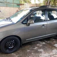 كيا روندو 2009 للبيع  محرك 2400 وارد امريكي حادثها بس جاملغ خلفي سعرها...
