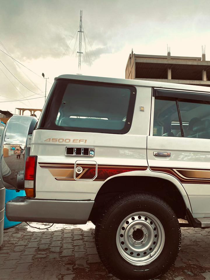 السلام عليكم سياره لاندكروز موديل 1991 للبيع امحدثة 2023 كير او مكينه 3000 جدد الصدر وره او كدام جديد تدفئه او تبريد جديد تخم تاير او ويل كب جديد  رقم إنكليزي جديد السياره جاهزه دينار متحطلها مكان السياره علي الصالح مقابل مرور الطوبجي للاستفسار ***********
⭕️ملاحظه : بعض الصور قديمه
