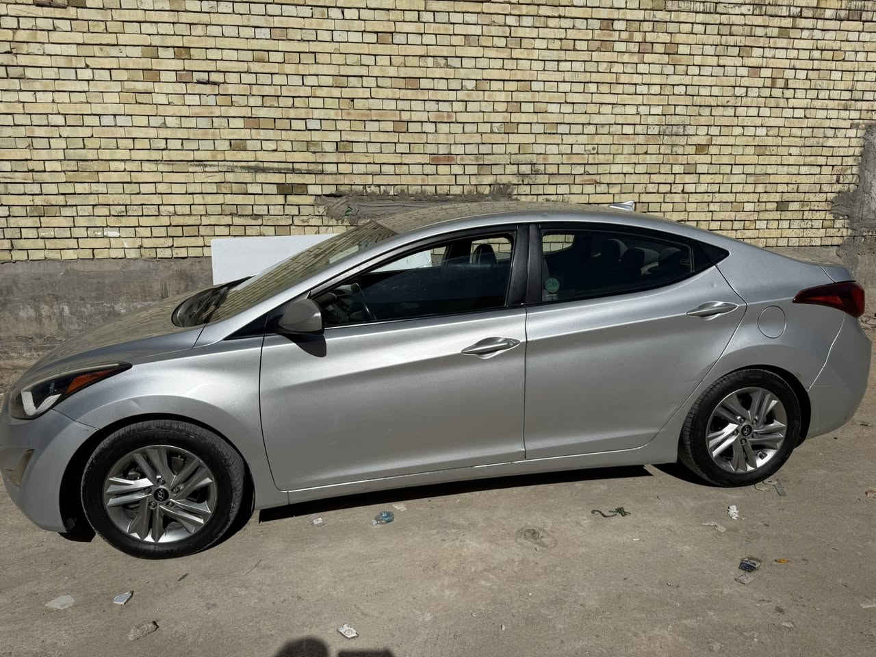 السلام عليكم النتر البيع موديل 2016
ألون سلفر وارد أمريكي 
حادثة جملغ وباب خلفي بدون دواخل 
بس صبغ والبنيد جارد ومصبوغ 
السيارة كله الايبل واحد 
بدون أيربك كير مكينه وحداديه كفلة 
مكينه 2000 دوش 
رقم كربلاء إنكليزي 
السنويه ال 2028 
مكان السيارة كربلاء 
رقم ***********
