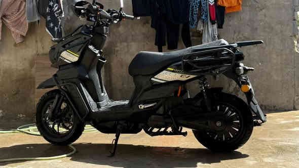 الدراجه بعدها جديده
ماذخذها صارلي ٢٠ يوم
1  البطاريات 6دبل 
2 موديل 2025
3 تمشيك مسافه 100كيلو بل شحنه الوحده 
4 سرعتها 70 حقيقي 
 5ماشيه قليل كلش مسافه معدوده اروح بيها للتمرين وارجع
بيه بلاتوث  البطاريات مسطره 
الدراجه نضيفه نفس ما واضح وياكم بل صور 
الملف مالتها 3000 حقيقي  الكهربايات  كلها شغاله 
بي نضام بك Rو Dو بارك p 
وشاشه طلع الوان 
 بي رماش و كلوب عالي و ناصي بي مانع سرقه 
22 و مواصفات الباجي معروفه بعد 
المكان بغداد زعفرانيه  
السعر مليون و ٧٥ قفل وماكو هيج نضافه بهل سعر 
للاستفسار ***********
