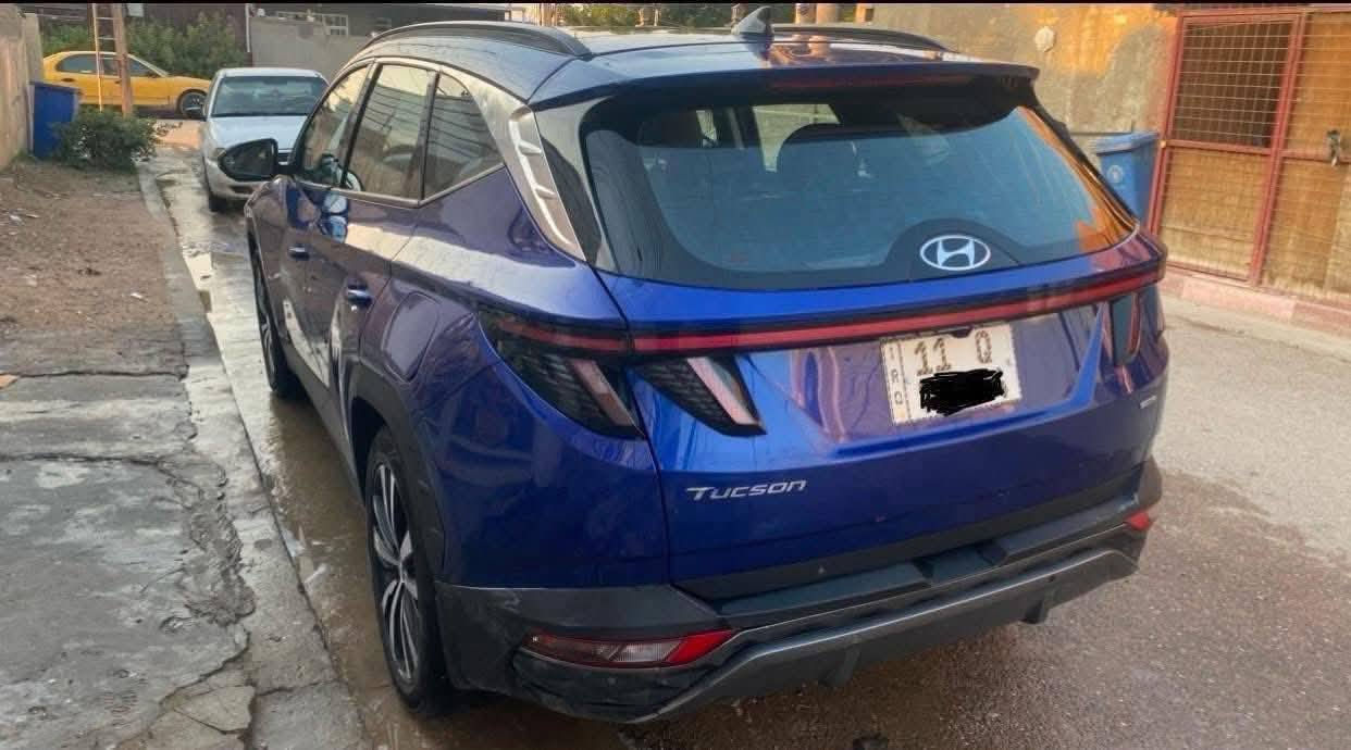 توكسان 2022 ( ليمتيد ) بيها  جفيه بسيطه صبغ احزام سياره كاملة مابيها اي نقص بانزين فقط باسمي  رقم بغداد هزه جديده  ابيع فقط
مواصفات خاصه لمتد 1/1 VIP بانوراما 
محرك 2500
وراد امريكي
1- بصمه + بصمه ابواب لمس
2- بانوراما 
3-كيج الكتروني متغير 
4- ( كاميرات عدد 5 ) 
5-كير بيانو 
6-نقط عمياء
7-رادارات امامي خلفي جانبي
8-قيادة الية 
9- تتقدم للامام وللخلف بالبصمة
10-هندبريك بصمه
11-كشنات جلد 
12-كشنات كهرباء
13-كشنات خزن ميموري
14-كشنات تبريد و تدفئة امامي خلفي وتدفئة أستيرن
15-بك لايت لد
16- لايت لد + زينون
17- شاشة كبيرة لمس
18- تثبيت سرعة
19- من تشغل اشارة يقلب الكيج كامره
20- شارة جانبيه
21- ويل كب كبير كروم
22-تحديد مسار 
23-صندوق كهربائي
24- فول تحكمات ستيرن
25-تبريد لمس
26- السماعات شركة BOSE
26- شحن وايرلس
27-نظام gps خرائط
28- شفتات كير ب ستيرن
29- حساسات امامي خلفي
30 - تشغيل عن بعد 
31 - اوتو بارك 
32 - المرايه الوسطيه (اوتو دم ) يعني الي وراك مشغل عالي المرايه اوتماتيكي اصير سوده 
33 - مود ادرايف ( نورمل -سمارت - سبورت - وثلجي )
34 - سياره فور ويل اج تراك 
35 - نظام نزول منحدرات 
36 - نظام اضاءه داخليه لدات متغير الالوان ( الون الي تريده موجود )
37 - نظام التبريد دفيوز تبريد من كل الجهات ( يعني مو بس فتحات التبريد ال 4 ينطن تبريد لا الدشبول كله ينطي تبريد عن طريق فتحات موجوده بالدشبول )
38 - تبريد قطعتين امامي خلفي 
39 - شاشه ابل كار بلي 
‏40 - AUTO HOLD
العنوان بغداد 
السعر 158
***********
