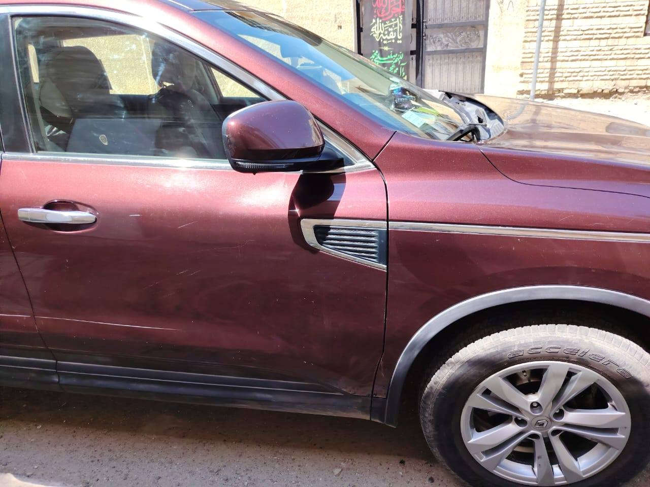 السلام 
سيارة رينو كوليوس موديل 2019 إستلام شركة البلاد شهر 12 عام 2020 گير ومحرك نيسان إنتاج كوريا الجنوبية ووارد كوريا الجنوبية محرك 2500 اللون أحمر غير محدد قريب للماروني 4 سلندر حرة بأسمي تحويل نفس الأسبوع 
للبيع وإذا مراوس فقط 7 راكب وحسب القناعة 
كفالة عامة صبغ تبديل بارد ماشية 72 الف كم قابل للزيادة رقم ألماني بغداد تحويل بعد الأتفاق والسيارة صيانتها بالشركة داخل الضمان محرك وگير  ،  ضمان ال 5 سنوات أنتهى بالخير على اللي تصير من نصيبه 
السعر 155 ورقة بعد التخفيض وبيها مجال بسيط للطيبين لأن كنت عارضها 175 ورقة 
وللمعلومات اكثر التواصل على الرقم *********** ( من الساعة 10 صباحا" الى الساعة الثامنة مساء" ) وبعد هذا الوقت بأمكانكم المراسلة على الماسنجر لطفا" 

💥مواصفات السيارة 💥
✨ المحرك 4 سلندر  2.5L نيسان ياباني
✨ ناقل حركة أوتوماتيك وعادي 
✨ دفع AWD
🔑 مفتاح التشغيل سويچ عدد ( 2 ) 
✨حساسات 360 درجة
✨مصابيح امامية LED 
✨️ مصابيح خلفية LED 
🛞 ويل كب 
✨️ اشارة في المرايا الجانبية 
✨️ المرايا قابلة للطي تلقائياً
✨عدد AIR BAG 8
✨ هاند بريك ميكانيكي بالقدم
✨ مكابح ABS 
✨ شاشة أعطال 
✨ تحكم مقود
✨️منفذ طاقة 
✨ تتسع المقصورة لـ 5 ركاب
✨مقاعد جلد و مخمل 
✨ اضاءة led داخل العدادات 5 الوان
✨ تثبيت مقعد الأطفال ISOFIX 
✨  تبريد مناخين للسائق و الراكب مع تبريد خلفي
✨ نظام مانع الانزلاق 
✨حاملات اكواب 
✨صندوق يدوي 
✨ قمارة حديد 
✨اريل نفيگيشن
✨المرأة الوسطية بخاصية تعتيم بغداد, العراق
