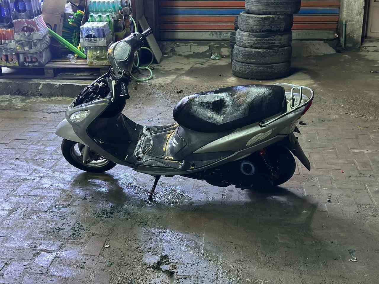 سلام عليكم شباب ماكس منغولي دراجه كامله مكمله تجي تنكر وتطلع وين متروح شبابا لتوضيح دراجه بيه حادث بس ما متذيه بس ماشه لايت وبجم موجودات خير من الله دراجه متواجد على وتساب رعم *********** سعر خاص المو شراي لا تعبني
