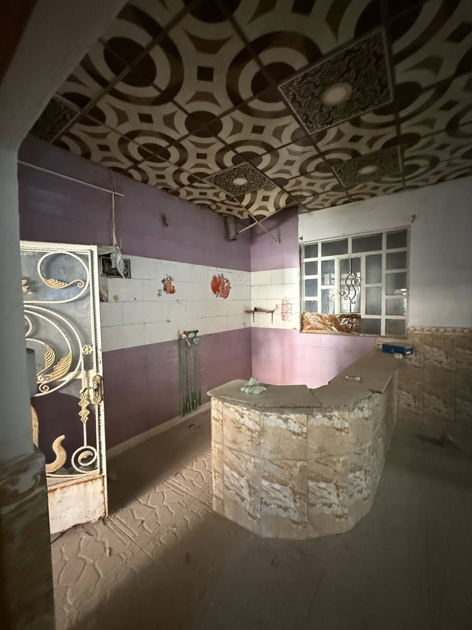 سلام عليكم بيت البيع شارع المطار القديم
قرب شارع السبيس  ١٥٠متر
***********
