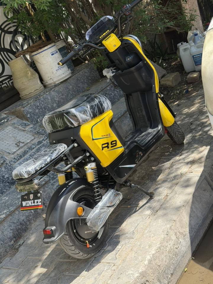 للبيع ار 9 موديل ٢٦ بطاريات ٣٢ أمبير دراجه جديده ومدارينها كلش كهربائيات كلها شغاله فقط شاحنه وياها العنوان مشراق الجديد ***********  وسعرها ب ٤٠٠  قفل
