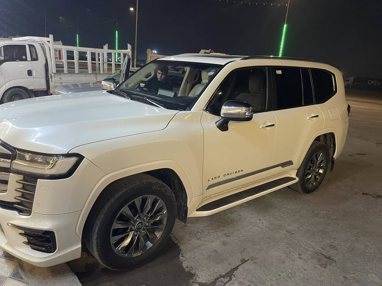 لاندكروزموديل2023VXمكفوله من الصبغ رقم اربيل السعر65000$
***********
***********
