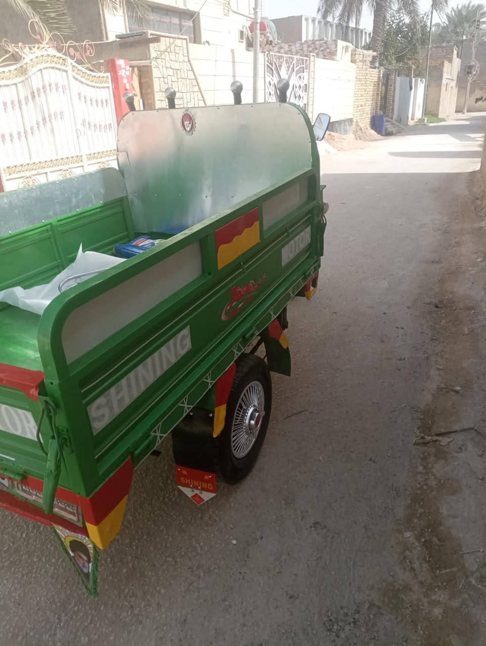 للبيع عشرين جمبزه فول مصبوغه صبغ جماليه مليون وسبعميا وخمسين العنوان الهاشميه***********
