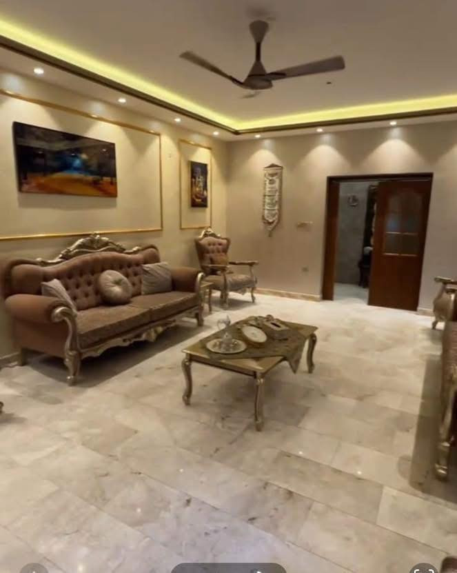 🔱 دار للبيع في الكرادة شارع 42 🔱

♦️المساحة 201 متر 

🔴 الواجهة : 7,20  متر 

🔹السند مشترك قابل للفرز .

🟠 يتكون من كراج وحديقة صالة استقبال مطبخ وغرف نوم عدد 4 وحمام عدد 3

للاستفسار يرجى الاتـصال على الارقام التالية:

الـمـهـنـدس عــمـر الــزيــدي ☎️

***********

***********

نـسـتـقـبـل كـافـه العروض التجاريه والسكنية في الكراده

عنوان الشركه دار السلطان في العرصات الهندية مجاور فندق بلوم
