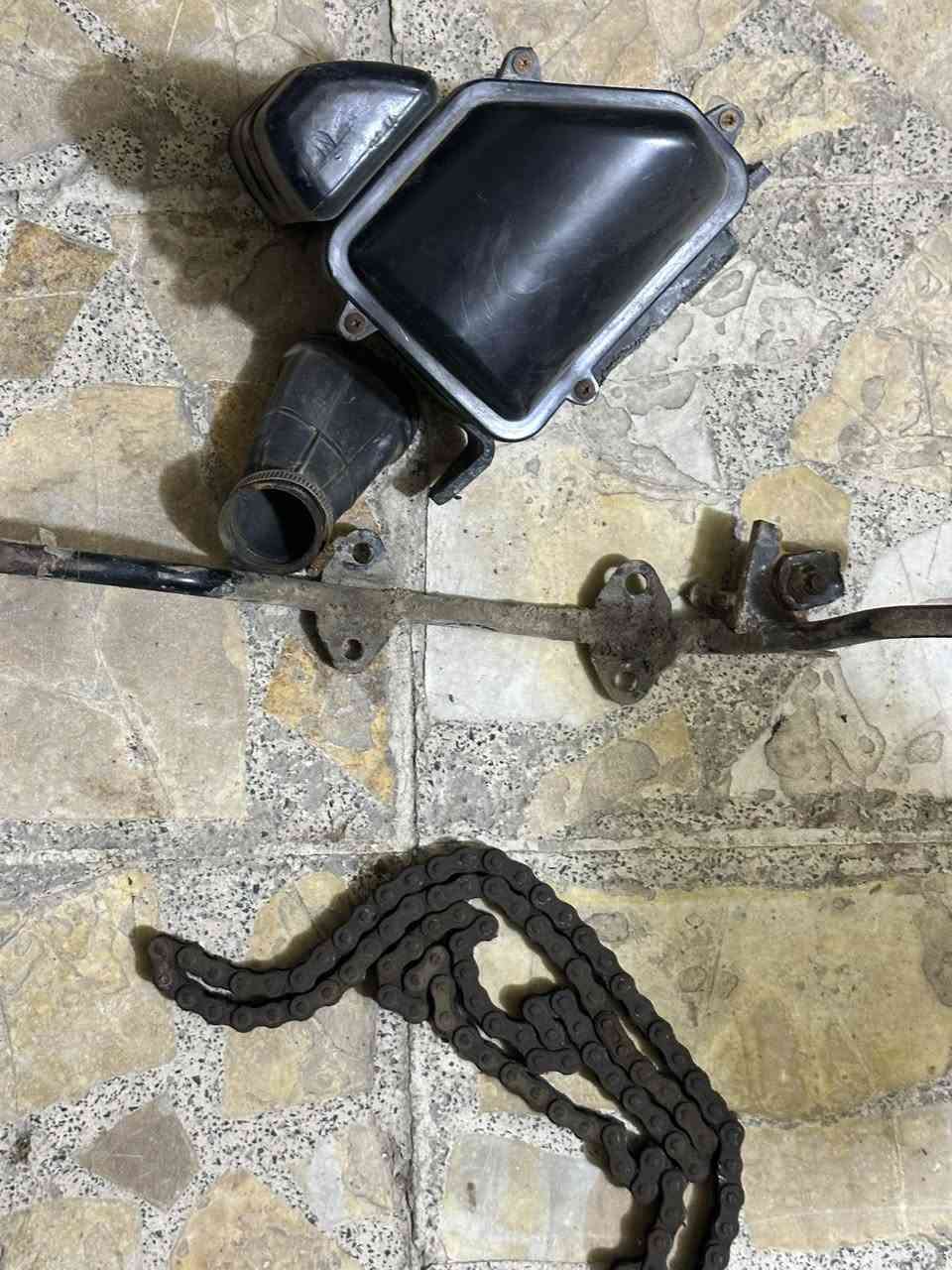 غراض 4 كيرر للبيع قيم واخذ  شلع بيعه وحدهه 

ويلي خلفي كامل

عربانه شمس 

صالنصه + سكان

تانكي 

دبلات خلفي 

زنجيل+ راسطه نص 

ناصريه مركز. واتساب ***********
