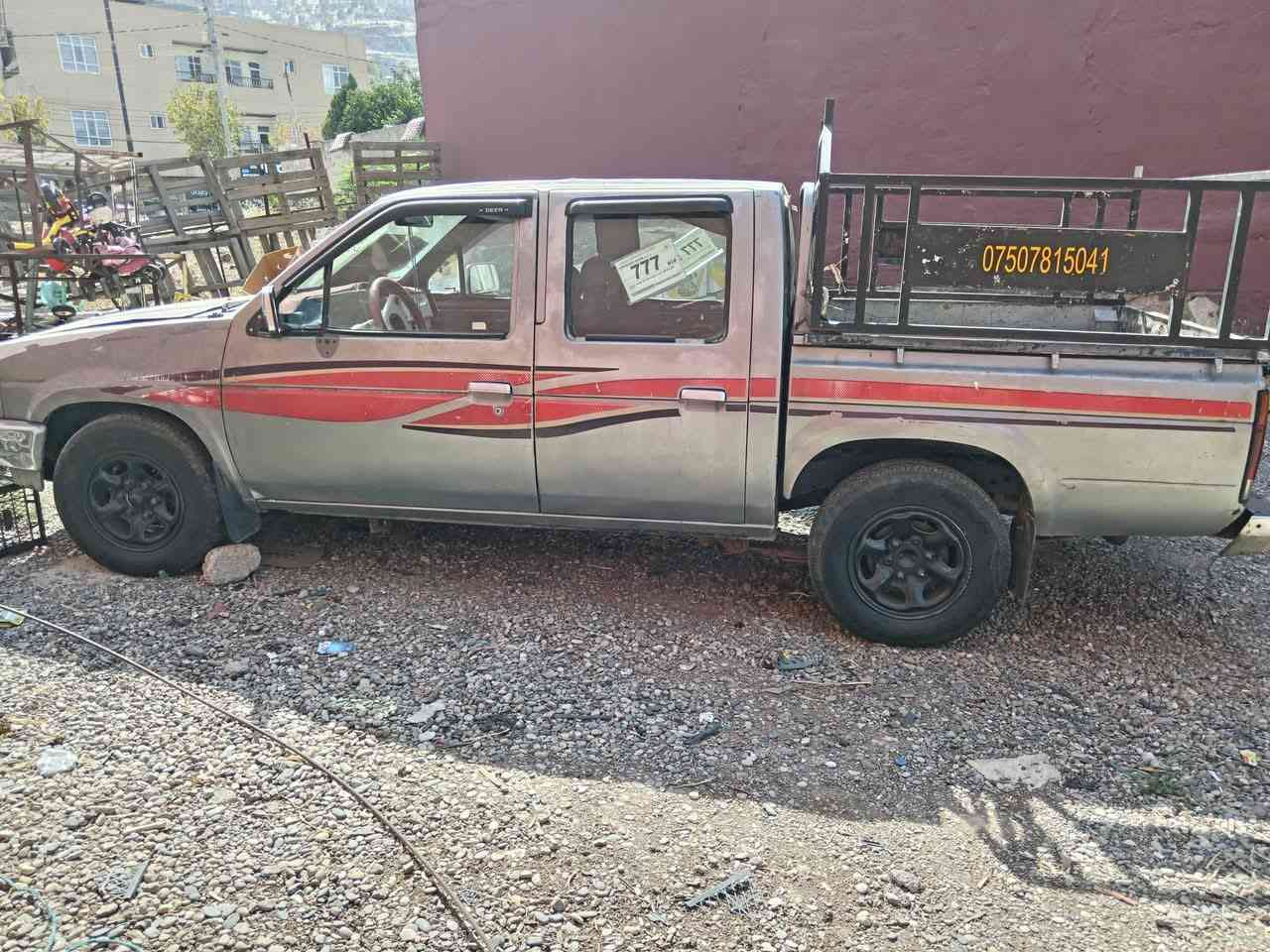 نيسان للبيع موديل 1989 سعر 26 بيها كابون بأنزين شرط تحويل  🌹***********
