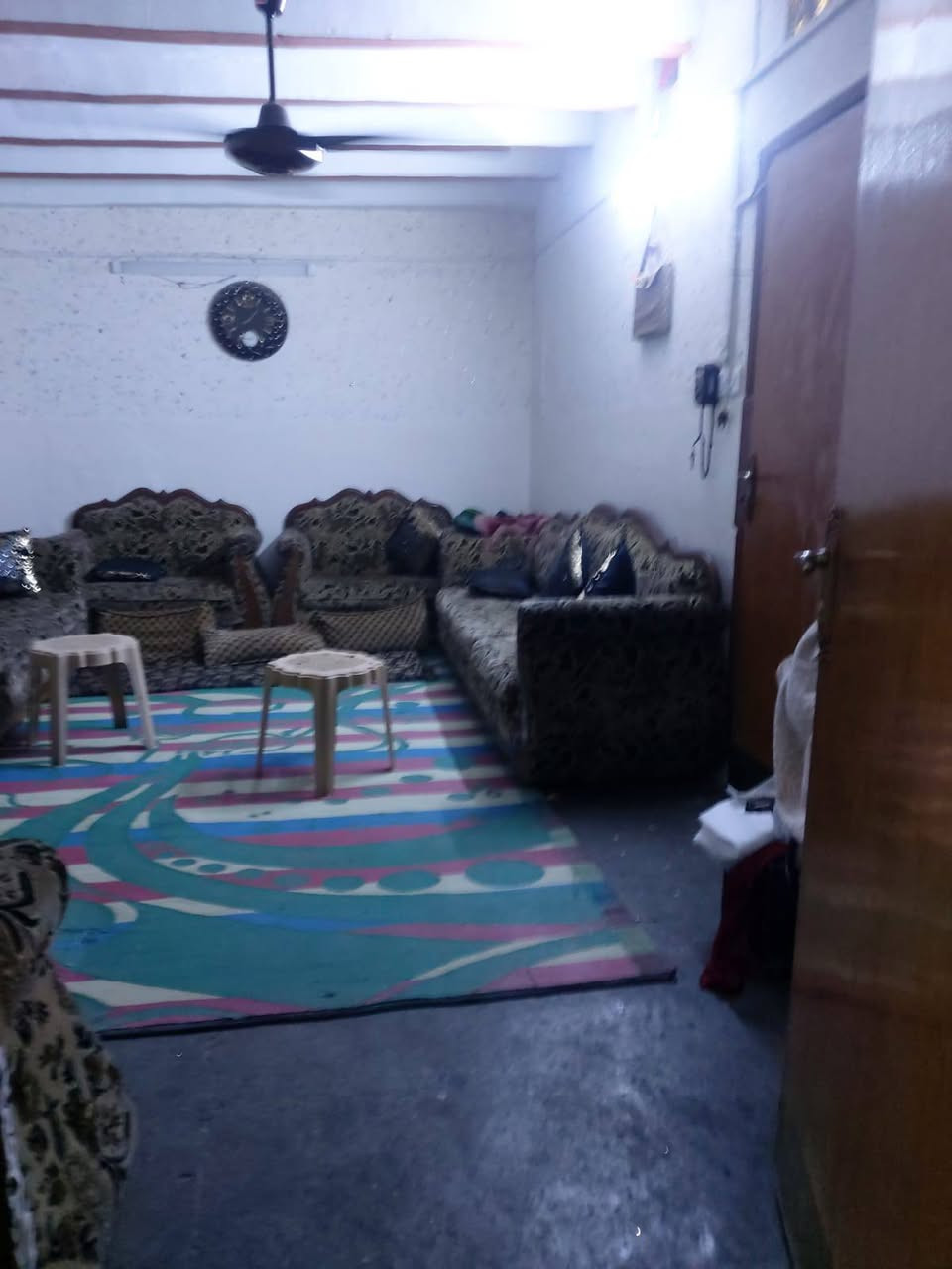 � دار للبيع –  🏡 طابق ونص 
📍 الموقع: الموصل – [ حي المنصور الجانب الايمن] 

خدمات ماي +كهرب خير من الله 

قريب علا المدارس والمسطوصف 

📐 المساحة: [ 150.متر   ]

الطابق الاول 1

🛏️ [ 3 غرف نوم  ] وستقبال وحوش 

🛁  ومجمع صحيات حمام وتواليت معزول 

🍽️ ومطبخ 

الطابق الثاني 

غرفتين نوم هيكل 

وسطح ناصي

وسطح عالي  

✅ سند طابو ملك صرف شرط التحويل 

💸 السعر: ( 90 )

📞 للستفسار اكثر الاتصال علا صاحب الدار

***********

                    ابوزيودي الدليمي صاحب الدار 

***********
